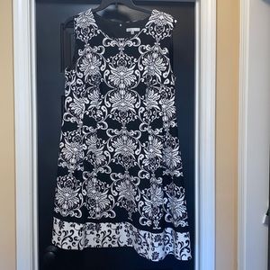 Sandra Darren black/white sleeveless dress Size 16W EUC